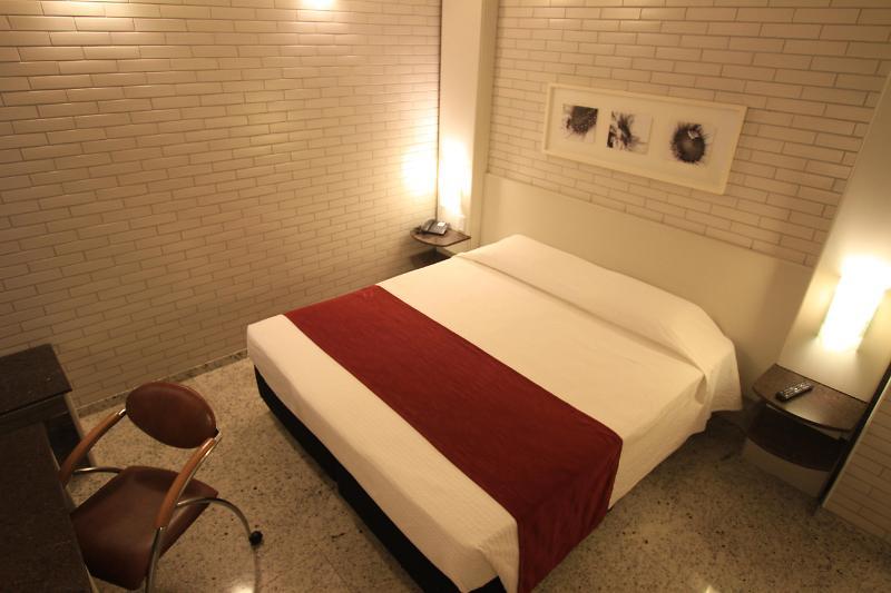 Hotel Confiance Batel Куритиба Экстерьер фото